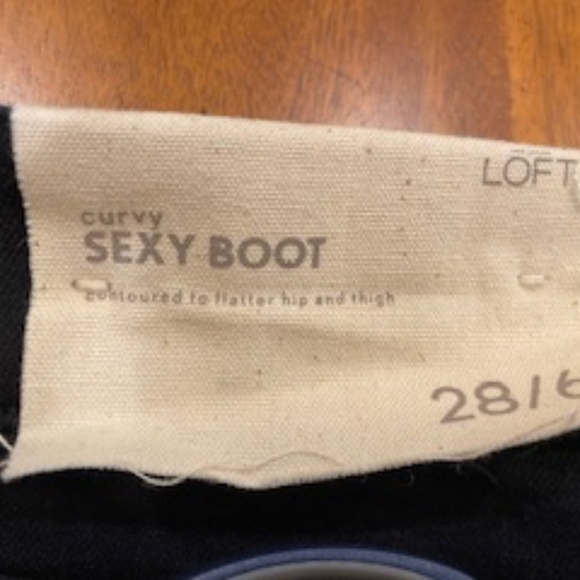 Ann Taylor Loft - Dark Navy Curvy Boot Cut Jeans - Size 28/6 - Picture 6 of 8